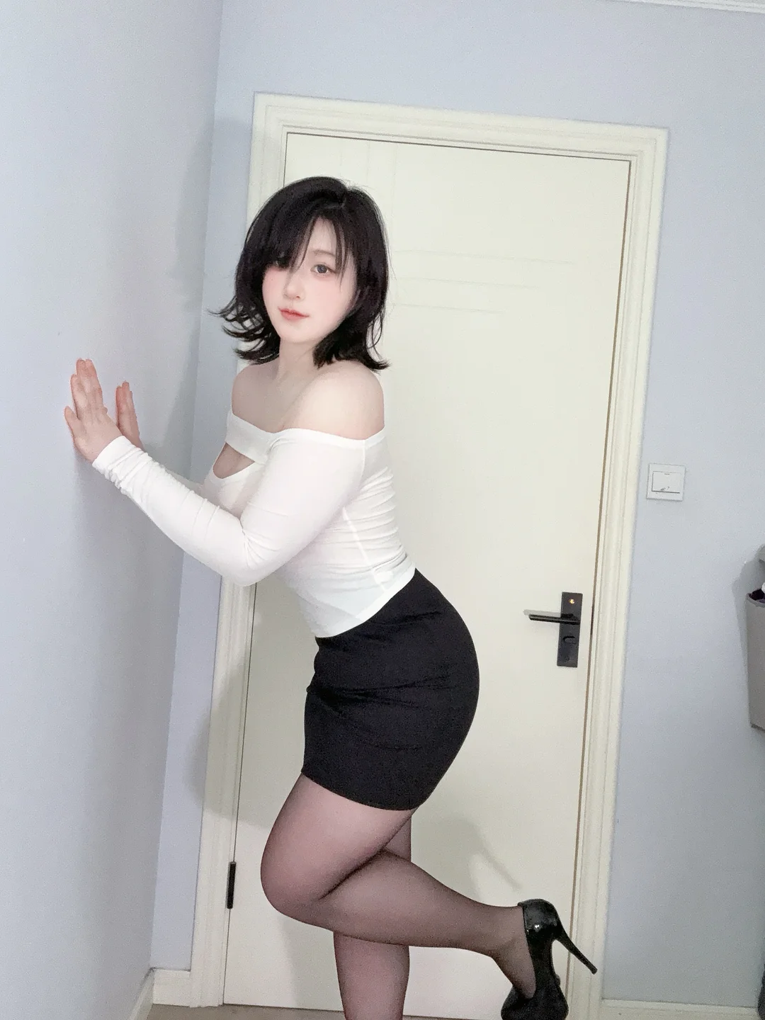 Zyra秋 - No.013 妈妈的裙子 [47P-216MB] tg@simisebaisi 【丝足阁】003.webp